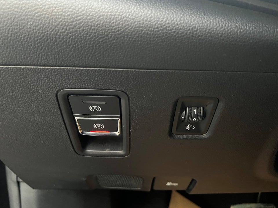 MG Marvel R Luxury 5d