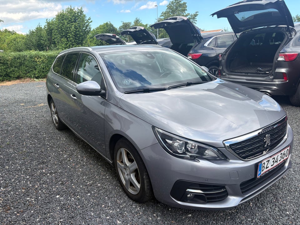 Peugeot 308 1,2 e-THP 130 Active SW 5d