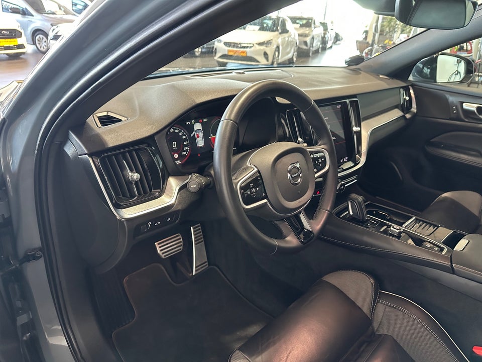 Volvo V60 2,0 T6 ReCharge R-Design aut. AWD 5d