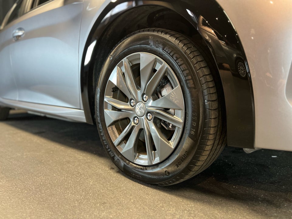 Peugeot e-208 50 Active Pack 5d