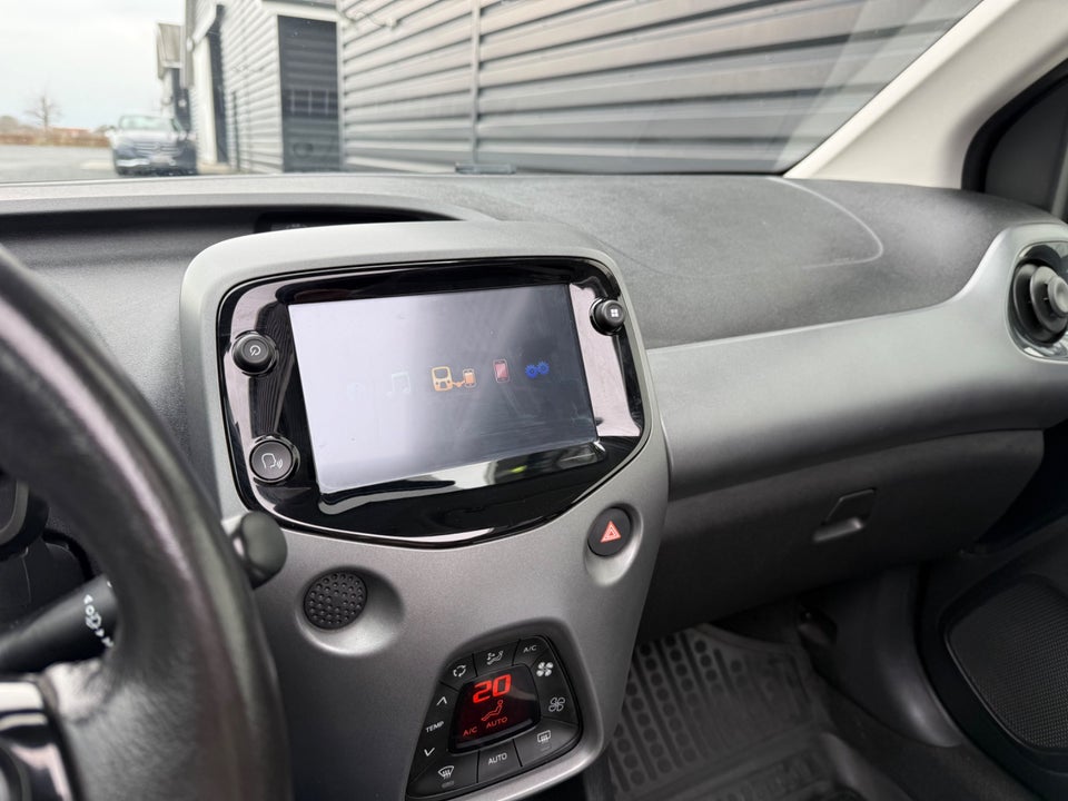 Toyota Aygo 1,0 VVT-i x-sky 5d