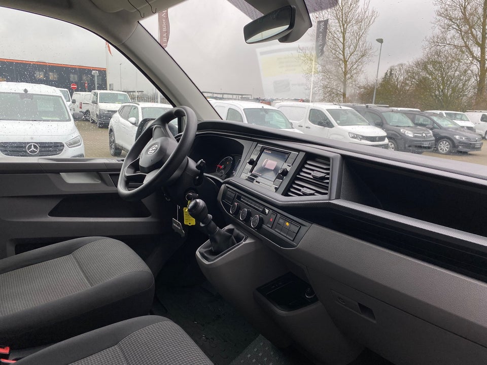VW Transporter 2,0 TDi 110 Kassevogn lang