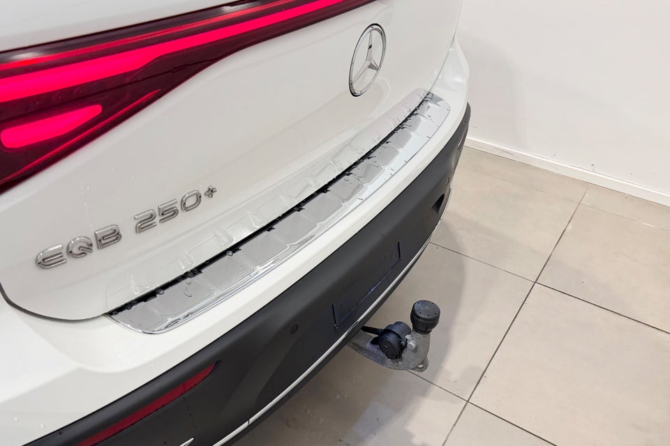 Mercedes EQB250+ Progressive 5d