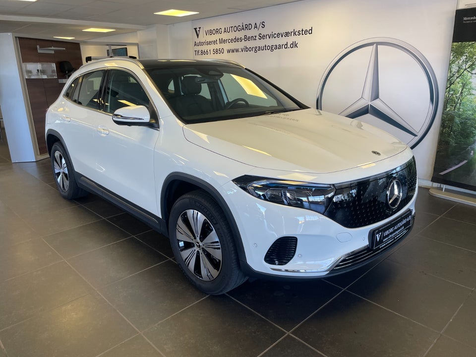 Mercedes EQA300 Progressive 4Matic 5d