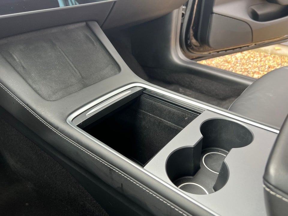 Tesla Model 3 Long Range AWD 4d
