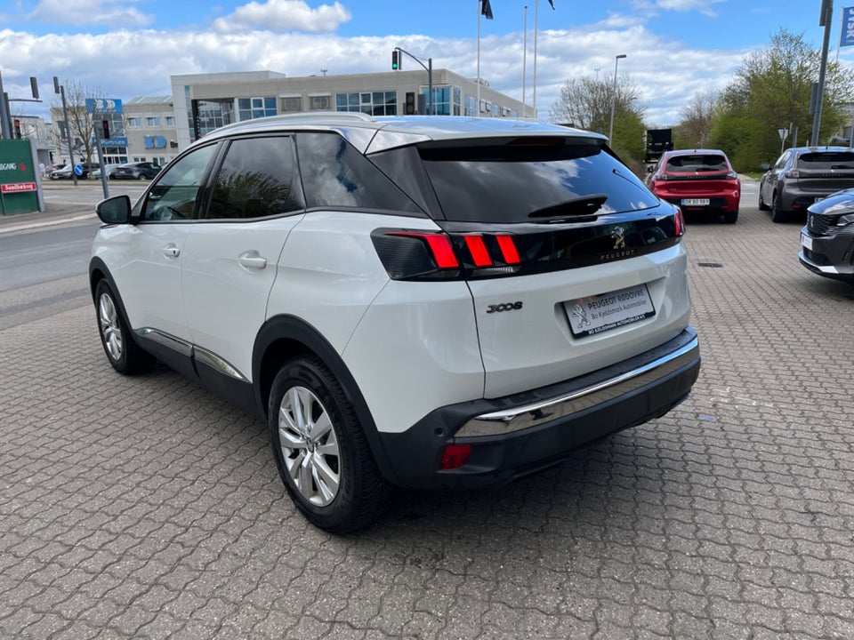 Peugeot 3008 1,2 e-THP 130 Allure 5d