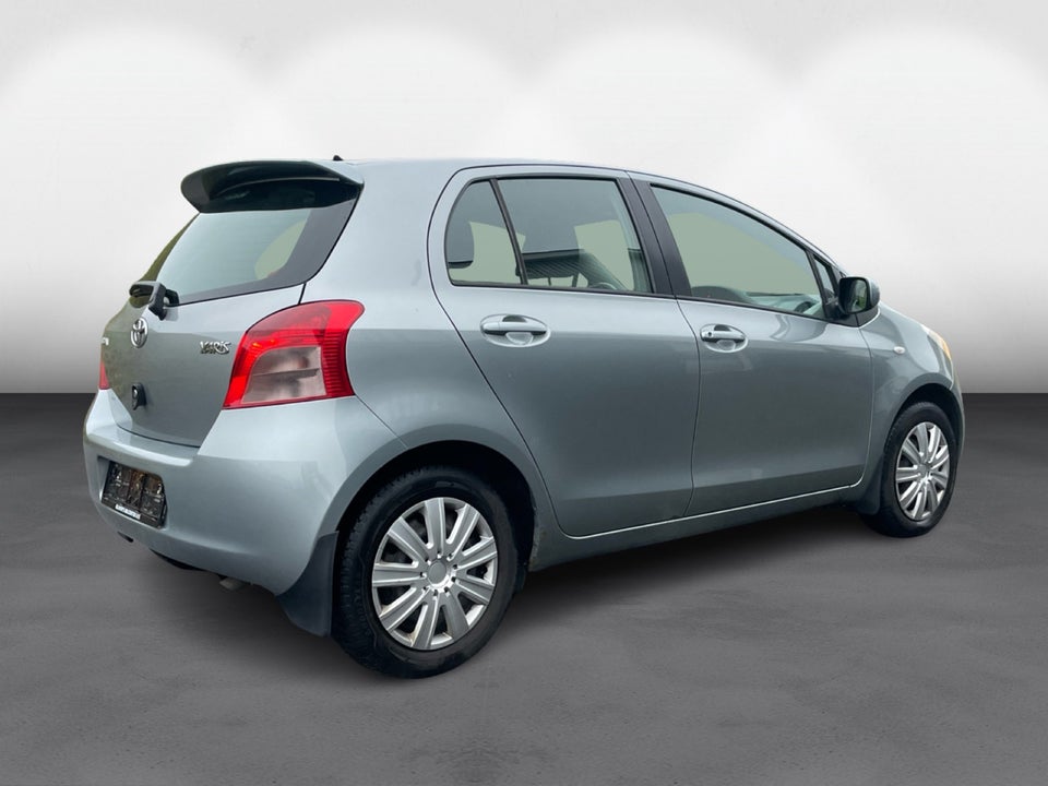 Toyota Yaris 1,3 Luna 5d