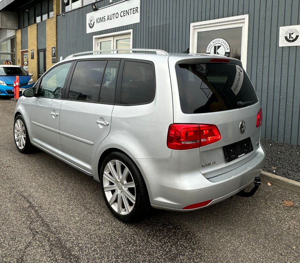 VW Touran 2,0 TDi 140 Highline BMT 7prs 5d