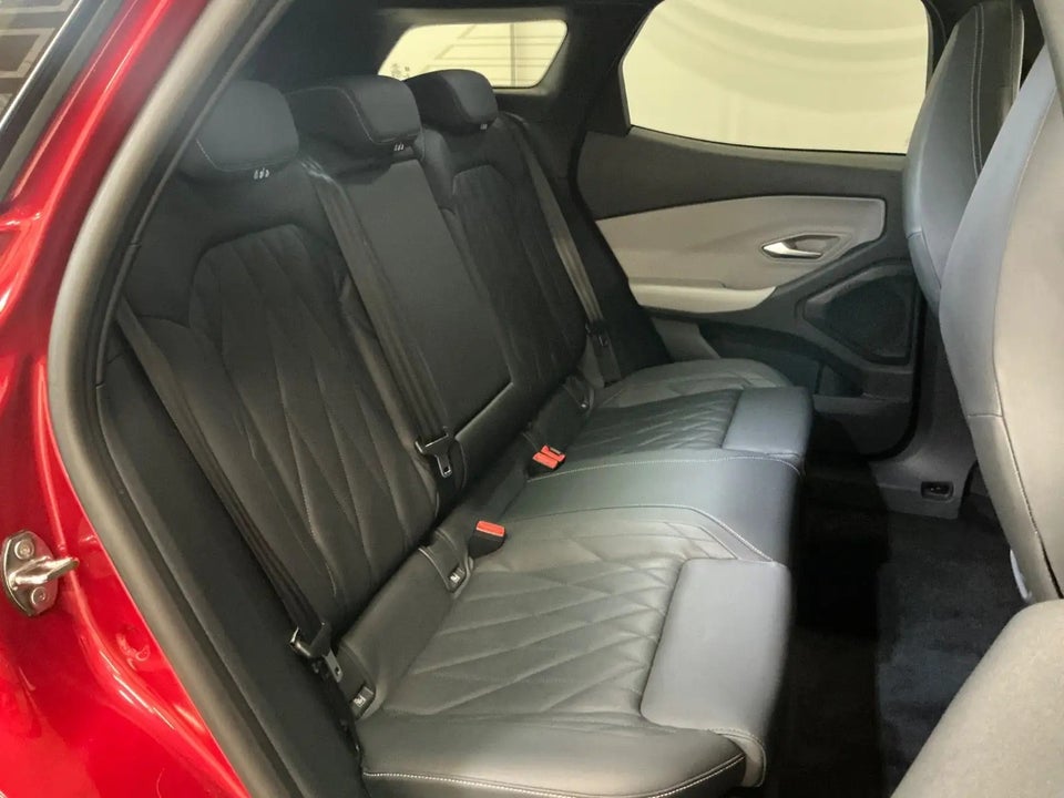 Ford Explorer 82 Premium Extended Range 5d