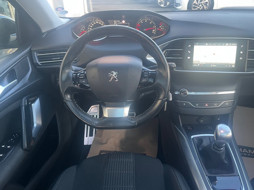 Peugeot 308 1,6 BlueHDi 120 Allure Sky 5d