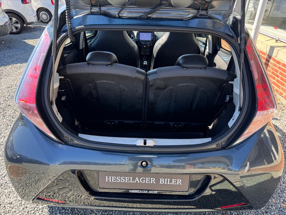 Toyota Aygo 1,0 VVT-i x-wave Sky 5d