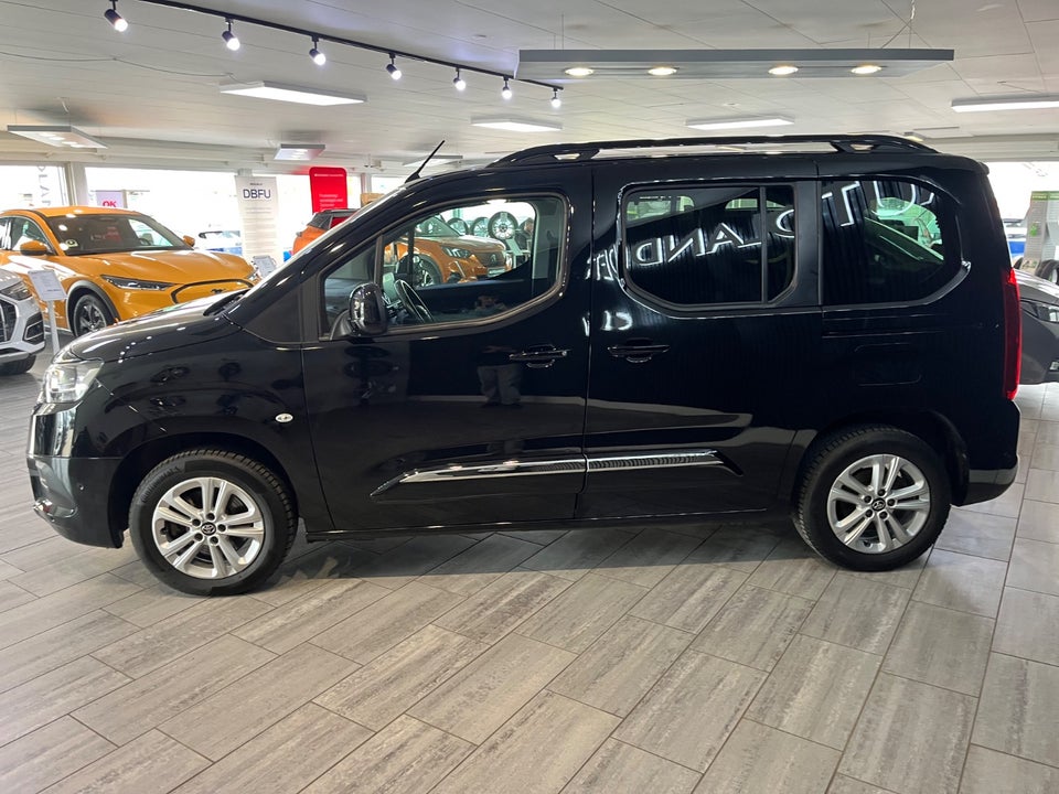 Toyota ProAce City Verso 50 Medium Family 5d