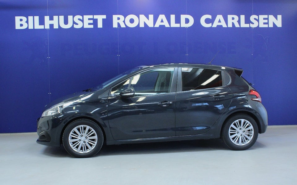 Peugeot 208 1,2 PureTech 82 Signature Sky 5d