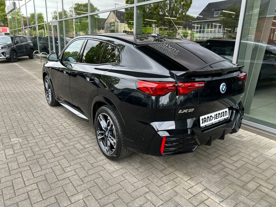 BMW iX2 xDrive30 M-Sport Premium 5d