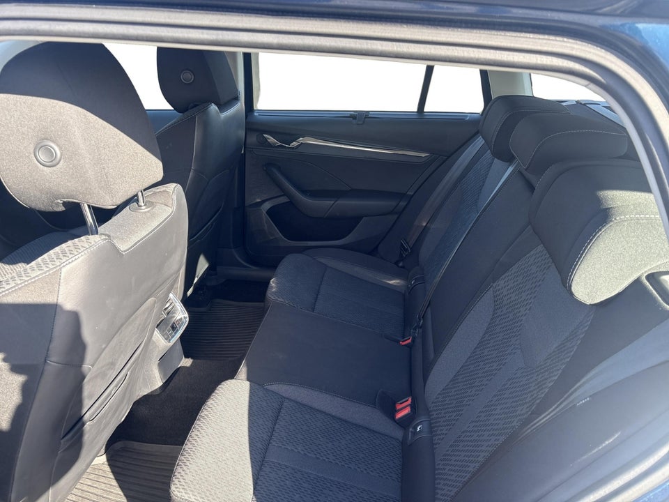 Skoda Octavia 2,0 TDi 150 Business Executive Combi DSG 5d