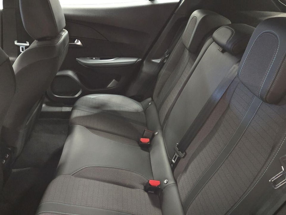 Peugeot e-2008 50 Allure 5d