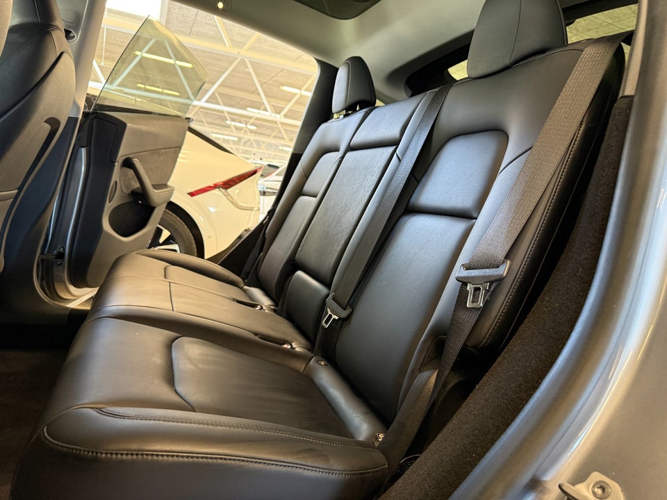 Tesla Model Y Long Range RWD 5d