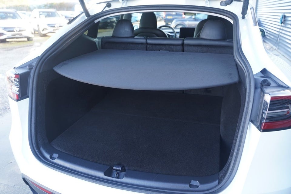 Tesla Model Y Long Range AWD 5d