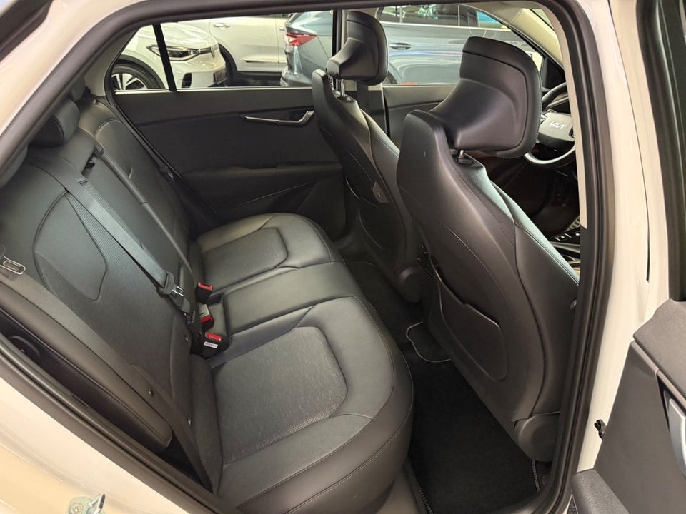 Kia Niro 64 EV Upgrade 5d