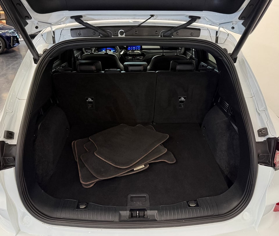 Ford Kuga 2,5 PHEV ST-Line X CVT 5d