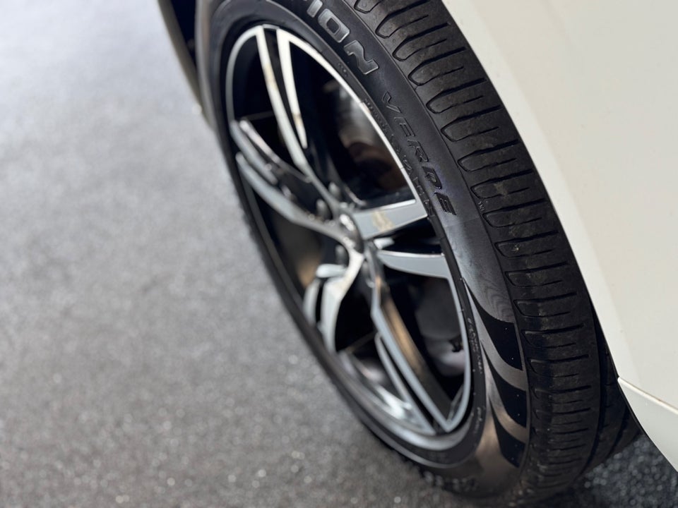 Volvo XC60 2,0 T8 407 R-Design aut. AWD 5d