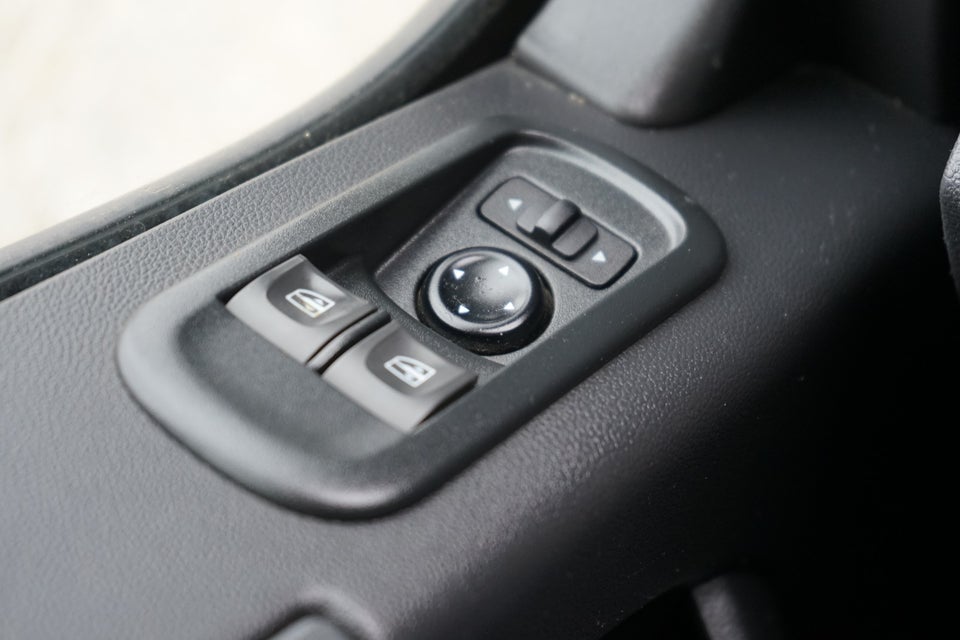 Nissan NV400 2,3 dCi 150 L2H2 Kassevogn