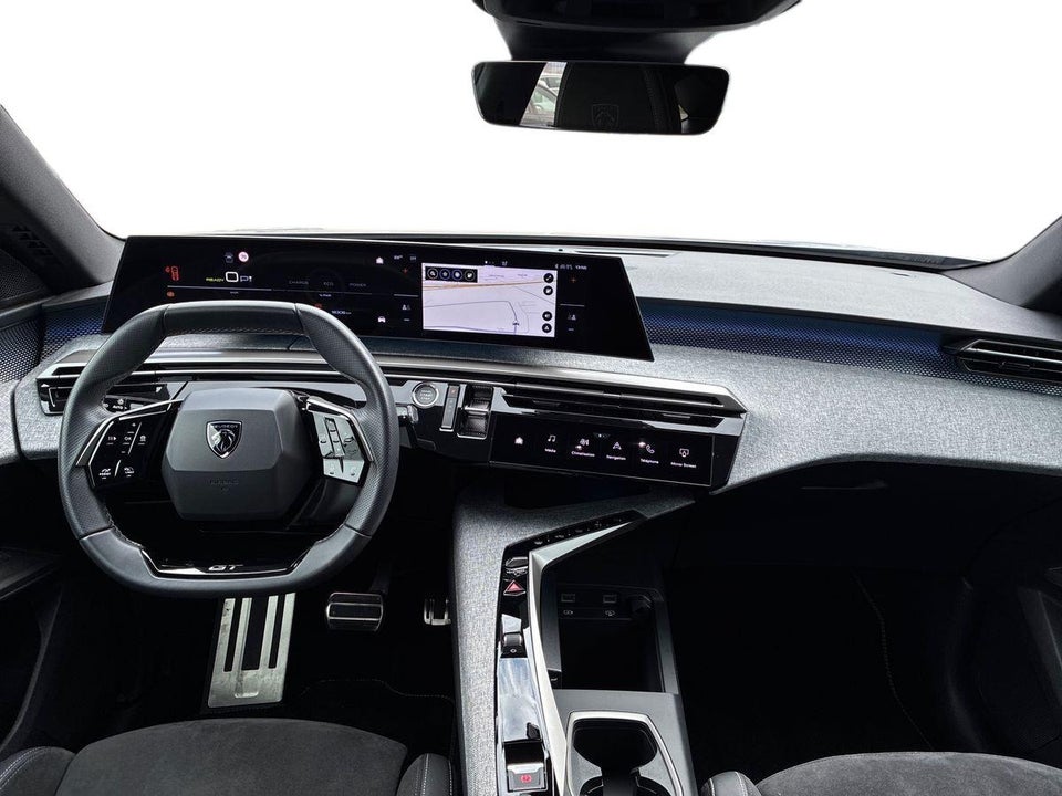 Peugeot e-3008 77 GT 5d