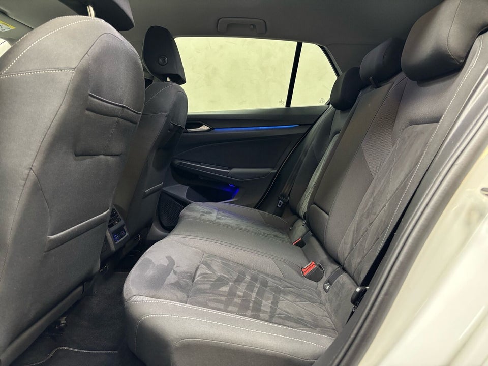 VW Golf VIII 1,4 eHybrid DSG 5d