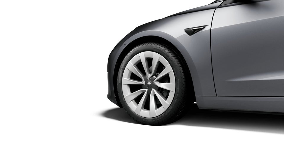 Tesla Model 3 Long Range AWD 4d