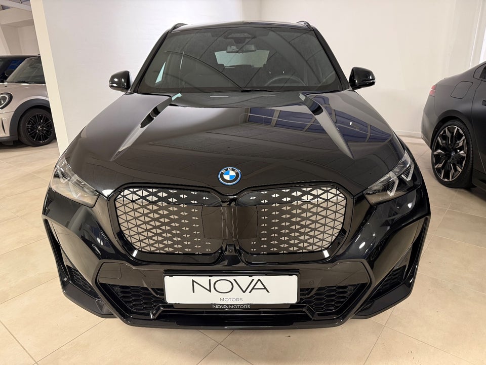 BMW iX1 xDrive30 Fully Charged 5d