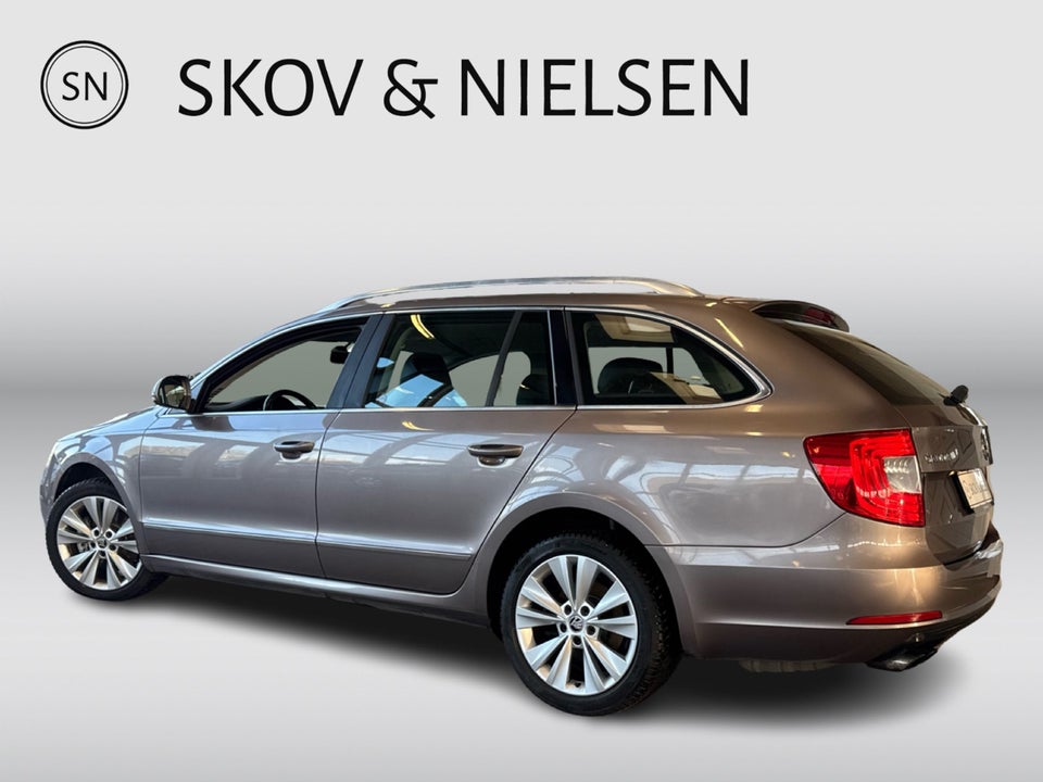 Skoda Superb 2,0 TDi 170 Elegance Combi DSG 5d
