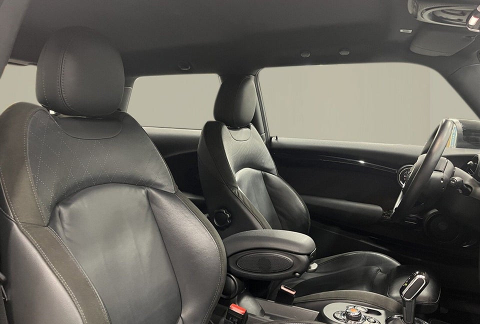 MINI Cooper SE Experience 3d