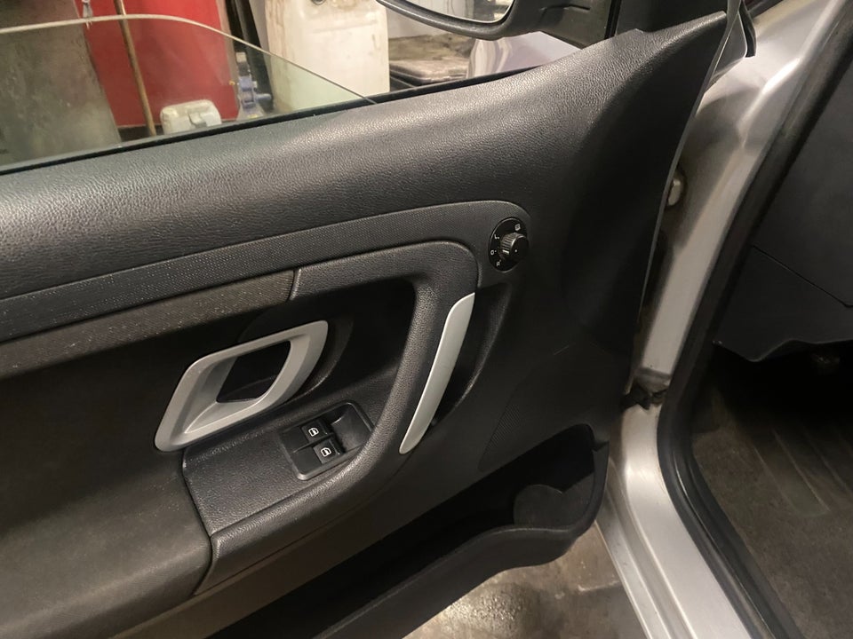 Skoda Fabia 1,4 16V 75 Ambiente Combi 5d