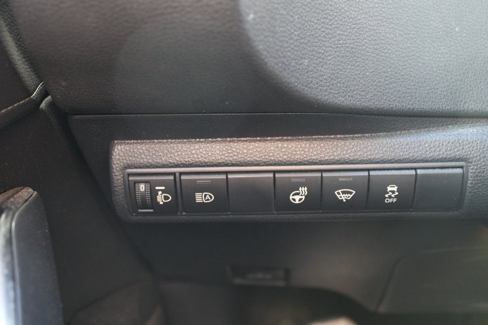 Suzuki Swace 1,8 HEV Active White stc. e-CVT 5d