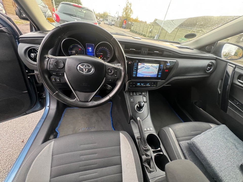 Toyota Auris 1,8 Hybrid H2 Comfort CVT 5d