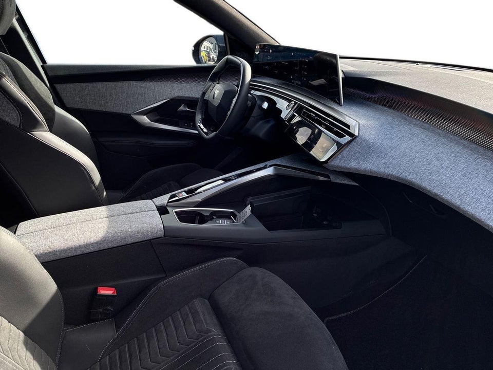 Peugeot e-5008 77 GT 7prs 5d