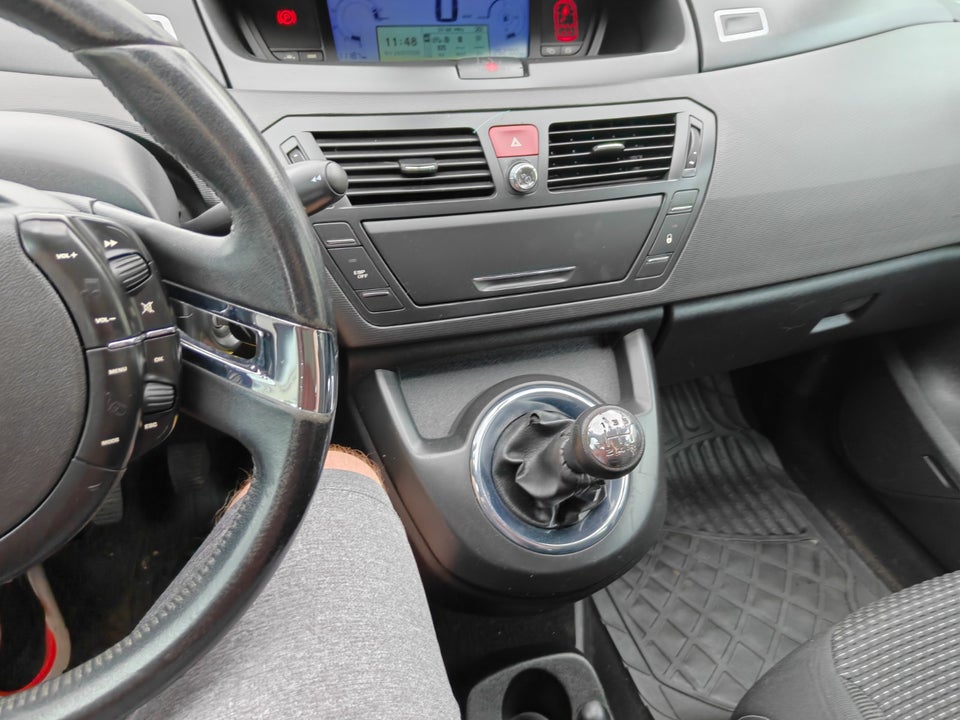 Citroën Grand C4 Picasso 1,8 16V Prestige 7prs 5d