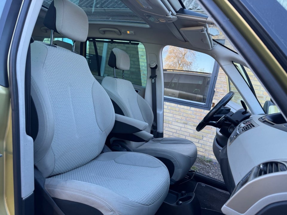 Citroën Grand C4 Picasso 2,0 HDi 138 Exclusive E6G 7prs 5d