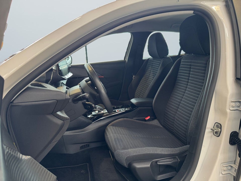 Peugeot e-208 50 Active 5d