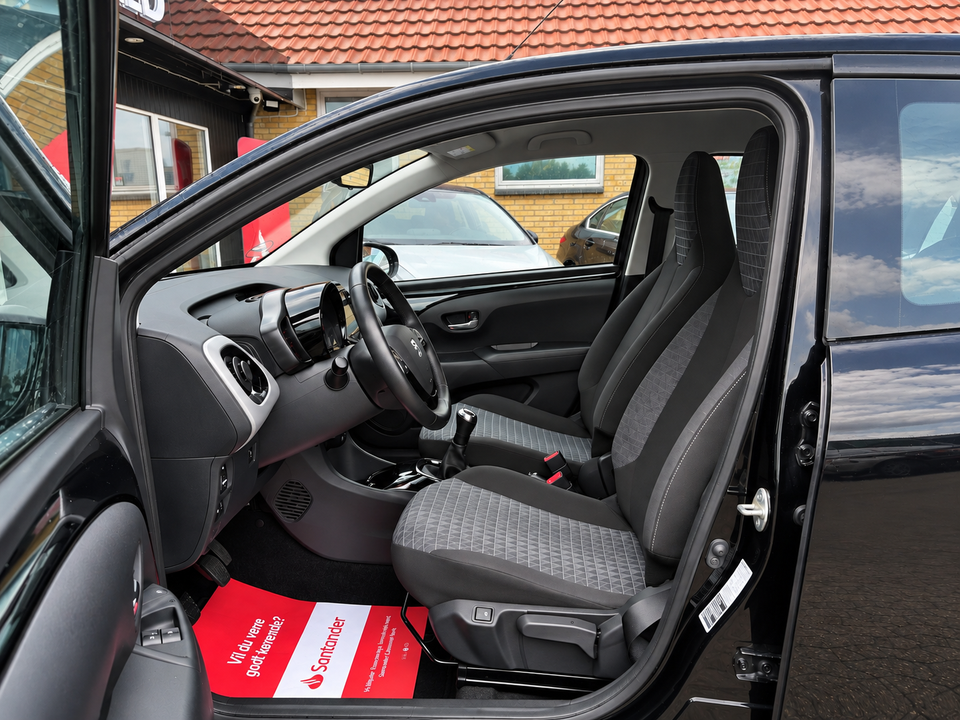 Peugeot 108 1,0 e-VTi 72 Selection Tech 5d