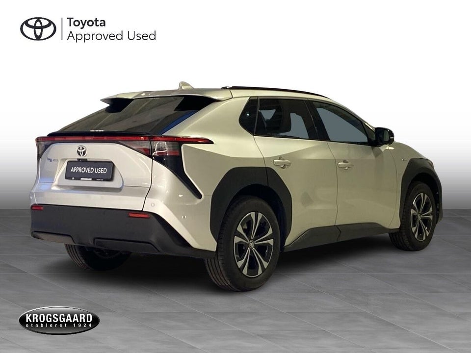 Toyota bZ4X Executive 5d