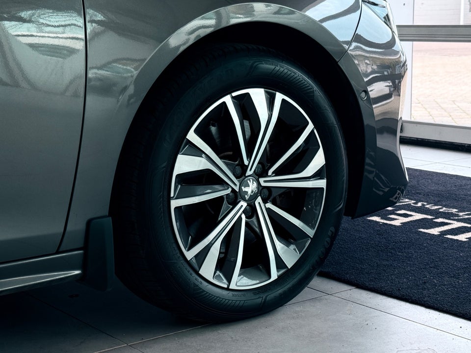 Peugeot 508 1,6 Hybrid Allure Pack SW EAT8 5d