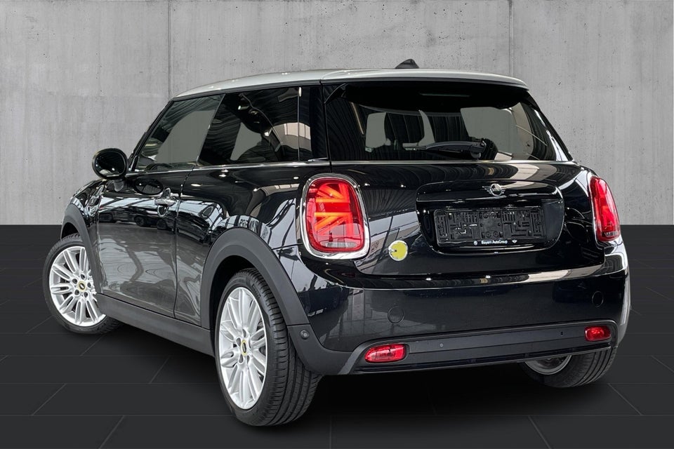 MINI Cooper SE Essential 3d