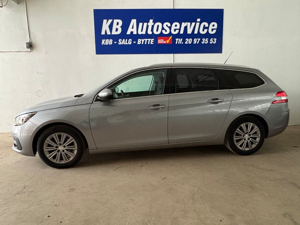 Peugeot 308 1,5 BlueHDi 130 Allure Pack 5d