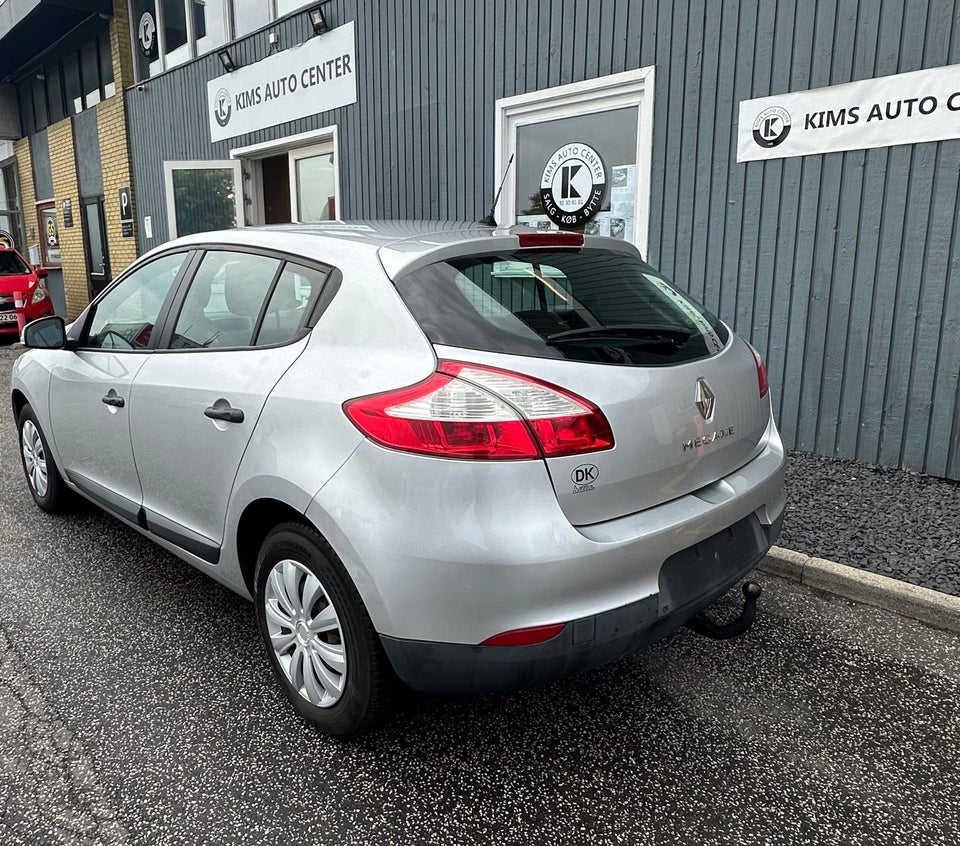 Renault Megane III 1,6 100 Expression 5d