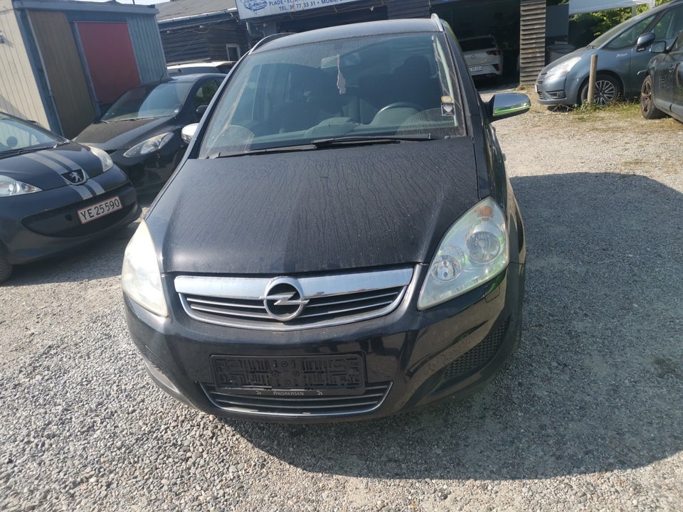 Opel Zafira 1,8 16V 140 Limited 7prs 5d