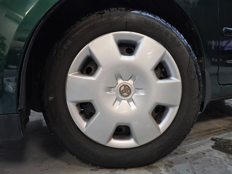 Toyota Corolla 1,6 Terra 5d