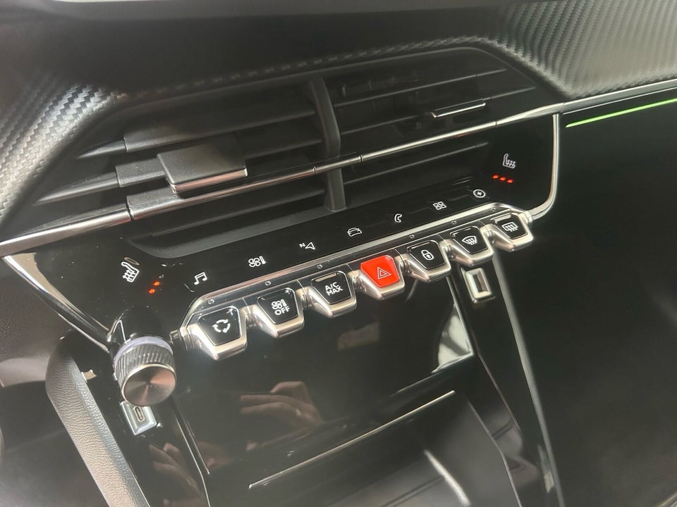 Peugeot e-208 50 GT 5d