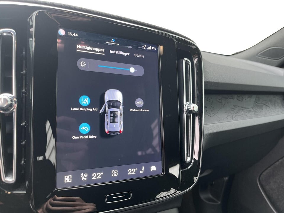 Volvo EX40 Extended Range Plus 5d