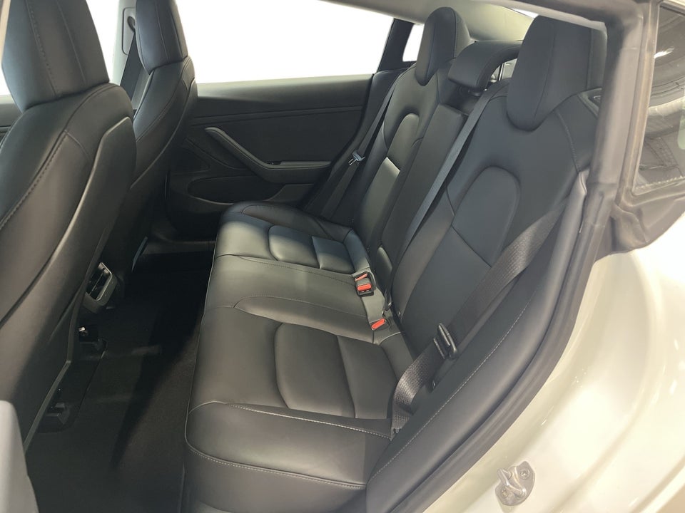 Tesla Model 3 Long Range AWD 4d